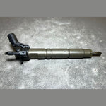 Bild in die Galerieansicht laden, Genuine Mercedes W164 Fuel Injector Sprinter 3.0L OM642 A642 0700587 Oem Diesel