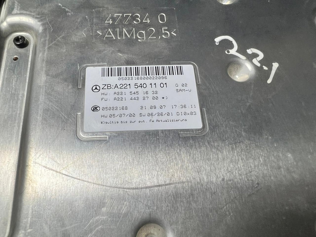 Mercedes W221 S-Class Front Fuse Relay Box SAM Control A221 5404650 A221 5401101