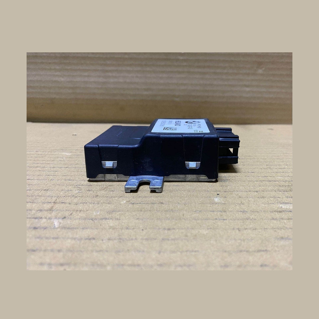 2016 BMW M5 Fuel Pump Control Module 7466895 5 Series G30, 7 Series G11 G12, X5 