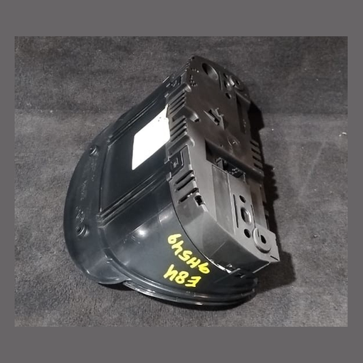 BMW 3 E90 E91  SPEEDOMETER / INSTRUMENT CLUSTER - 9242344