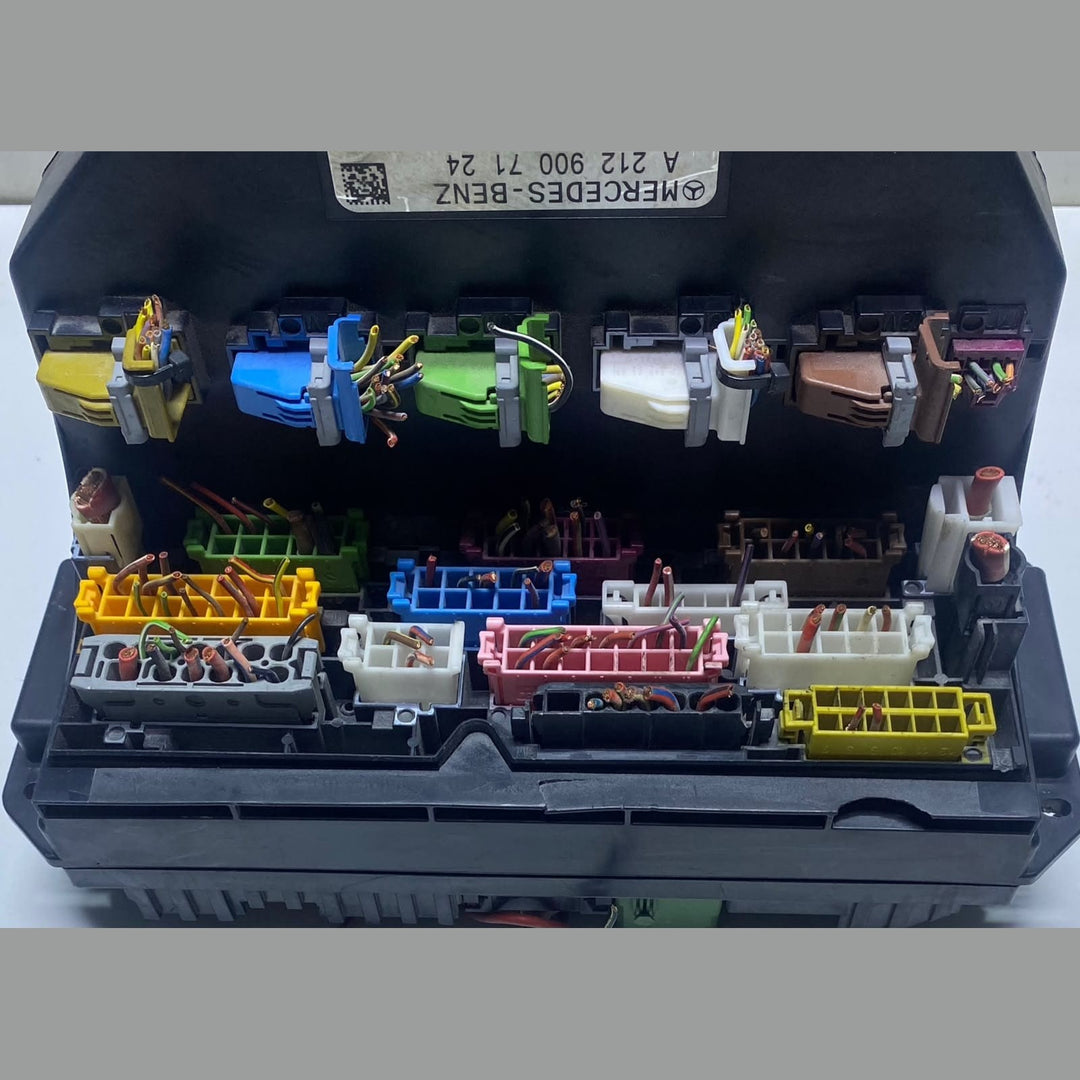 Mercedes Front Sam Fuse Box Control Module A2129007124 W212 E-Class W218 W204 
