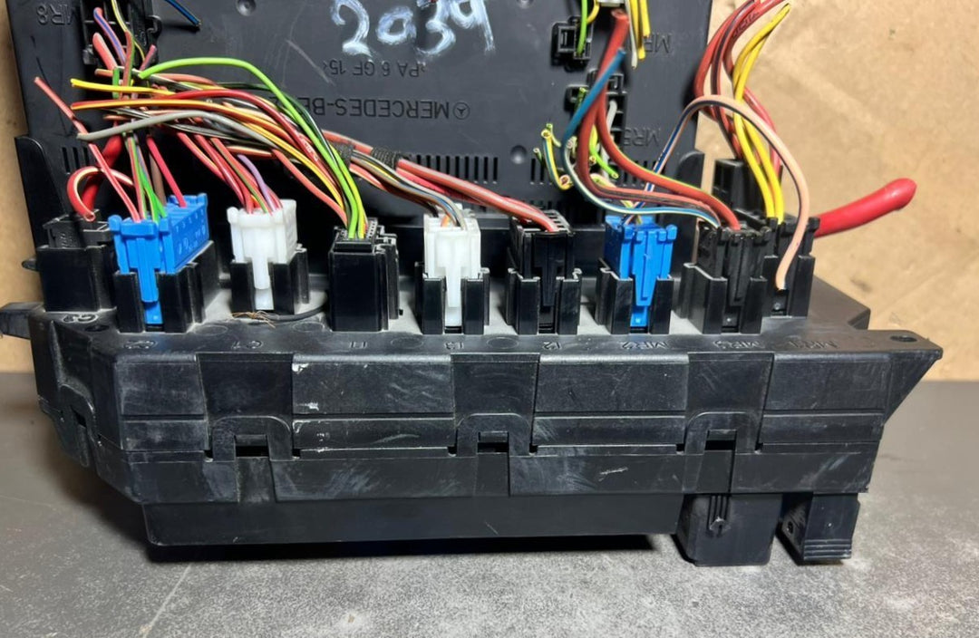 Mercedes W221 S-Class Front Fuse Relay Box SAM Control A221 5404650 A221 5401101