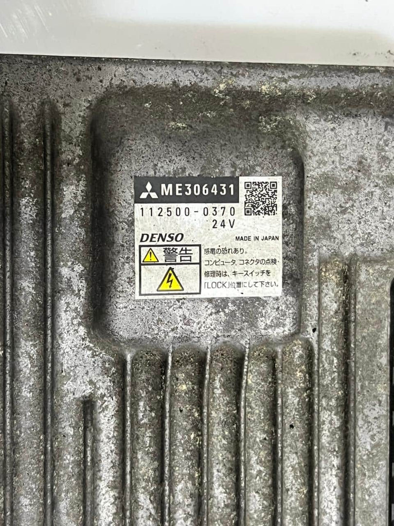 Mitsubishi Fuso Fighter H24 FK64F Engine Control Unit 1125000370 ME306431