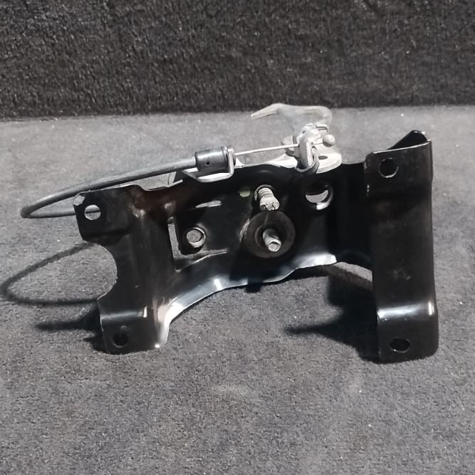 BMW X5 F15 X6 F16 UPPER HOOD LATCH STRIKER LEFT & RIGHT - 7308076
