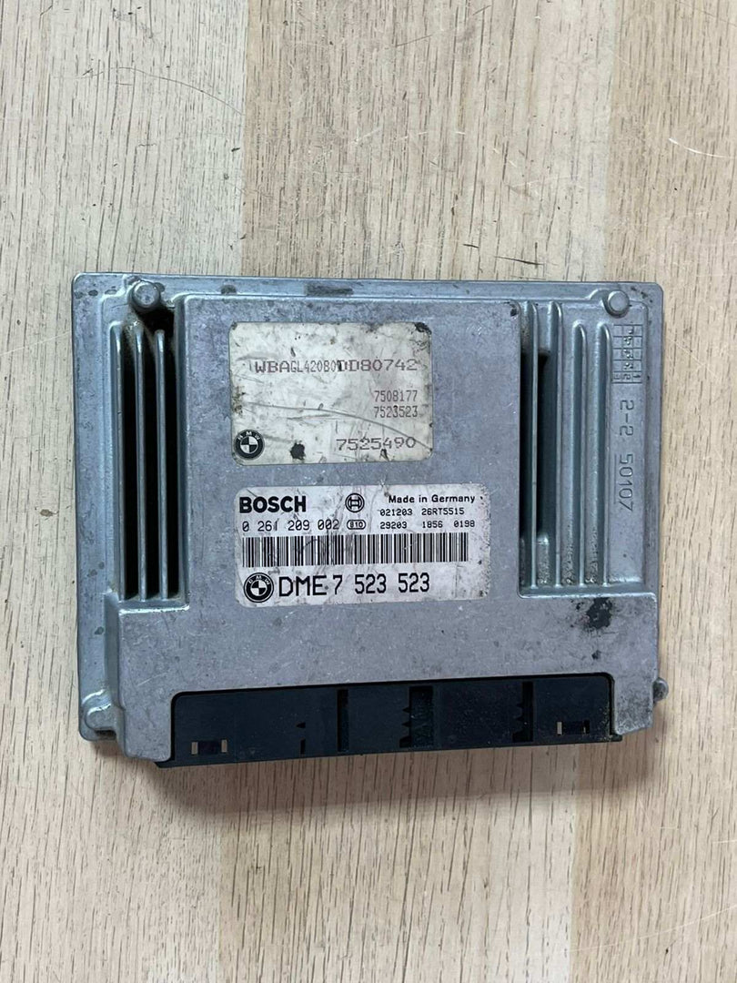 2002-2003 BMW 745i Engine Control Module 7523523 BOSCH 261209002 E65 