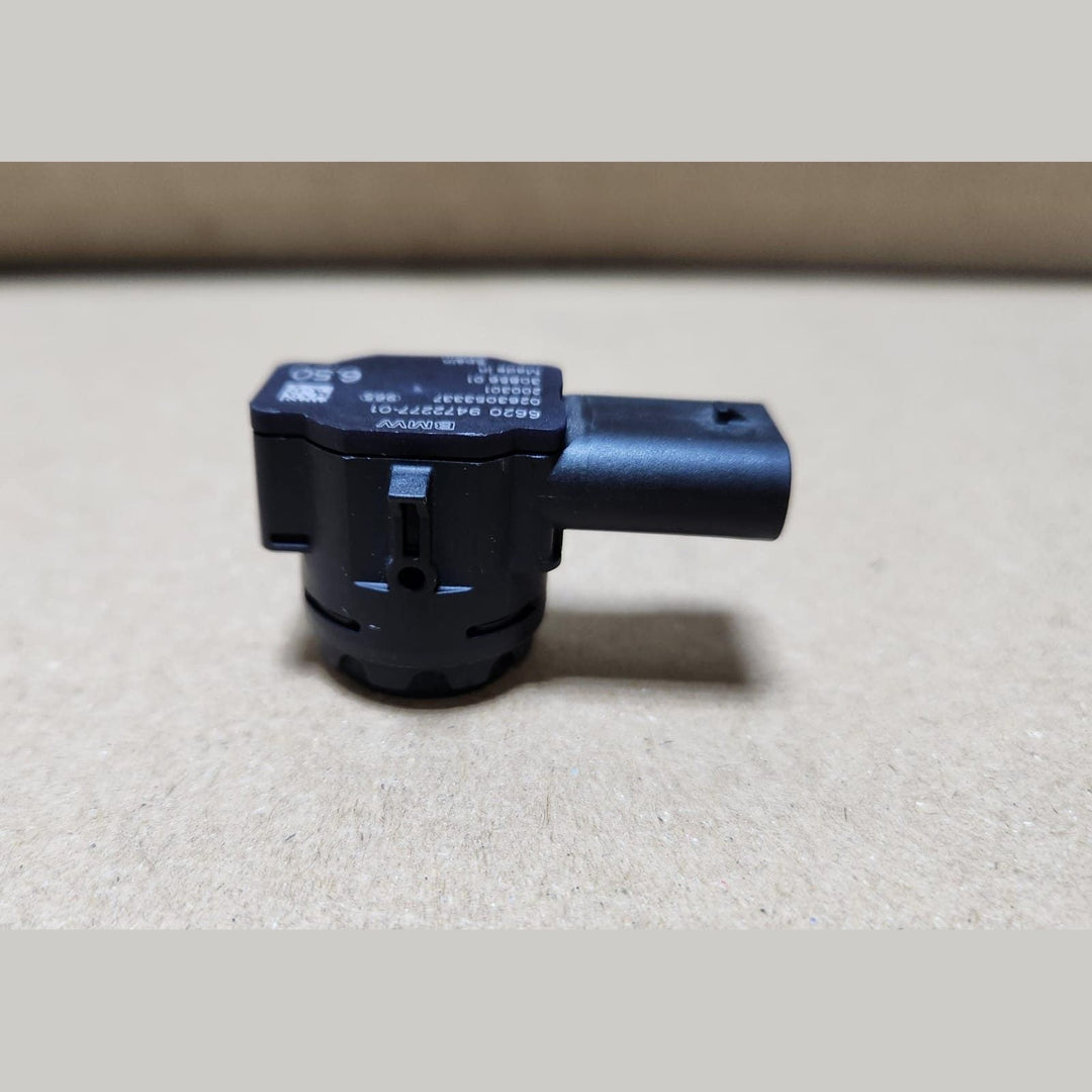 Genuine BMW Park Ultrasonic Sensor 9472277. F40 F44 G20 G11 G12 F91 G15