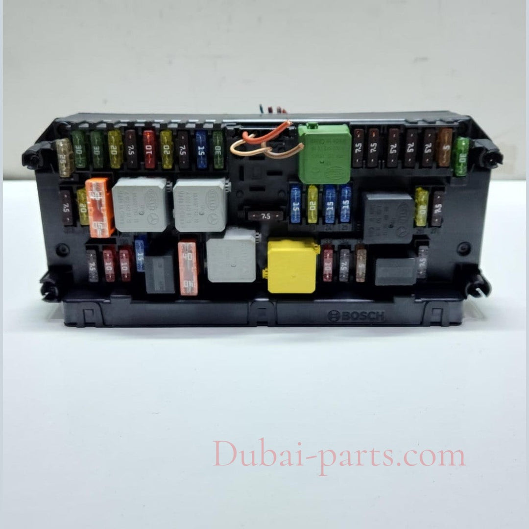 10-16 Mercedes-Benz W212 W204 Front SAM Module Relay Fuse Box A212 9006824 OEM