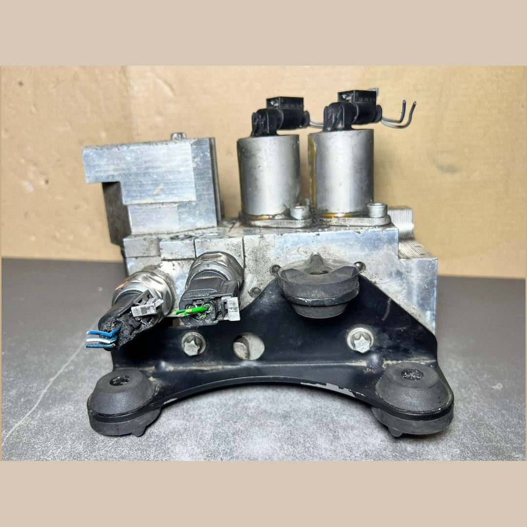13-16 Mercedes GL450 GL550 Front Hydraulic Suspension Valve A166 3201158 OEM