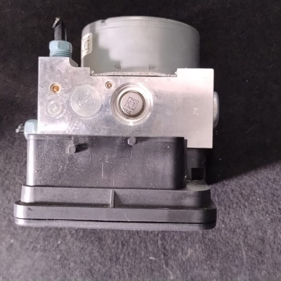 6871112 F30 N47 ACC  Anti Lock System Brake ABS PUMP