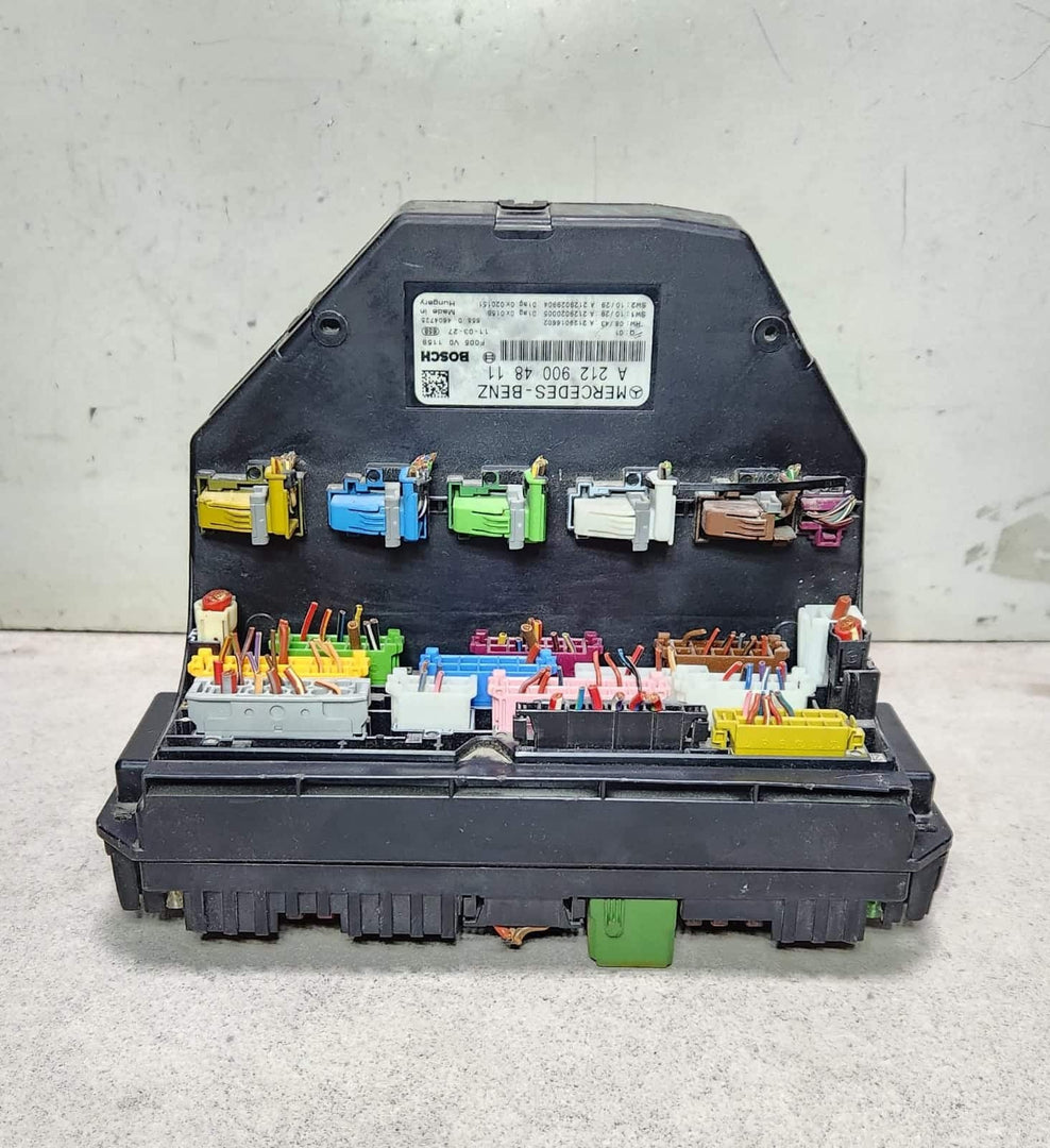 Mercedes-Benz Front Sam Fuse Box Control Module A2129004811 W204 C-Class  W207