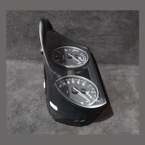 BMW 3 E90 E91  SPEEDOMETER / INSTRUMENT CLUSTER - 9242344