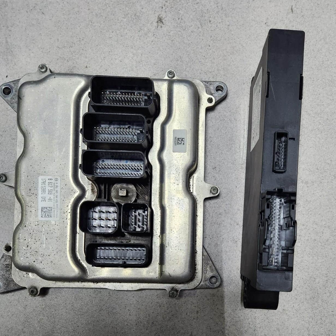2013-2014 BMW X1 Engine Control Unit ECU Set 8617569 X1 E84 and Z4 E89 with N20 