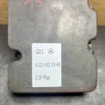 Bild in die Galerieansicht laden, 13-16 Mercedes W212 E-Class ABS Anti Lock Brake Pump Module A212 4311948 OEM