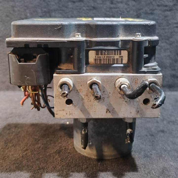 OEM BMW X1 E84 ANTI BREKING SYSTEM  PUMP HYDRAULIC WITH ECU  6795186