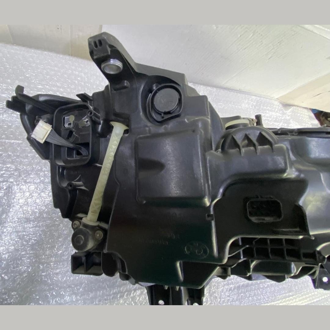 OEM BMW 7 Ser G11 G12 LCI Adaptive LED ECE Headlight LHS LHD 7214961 No module