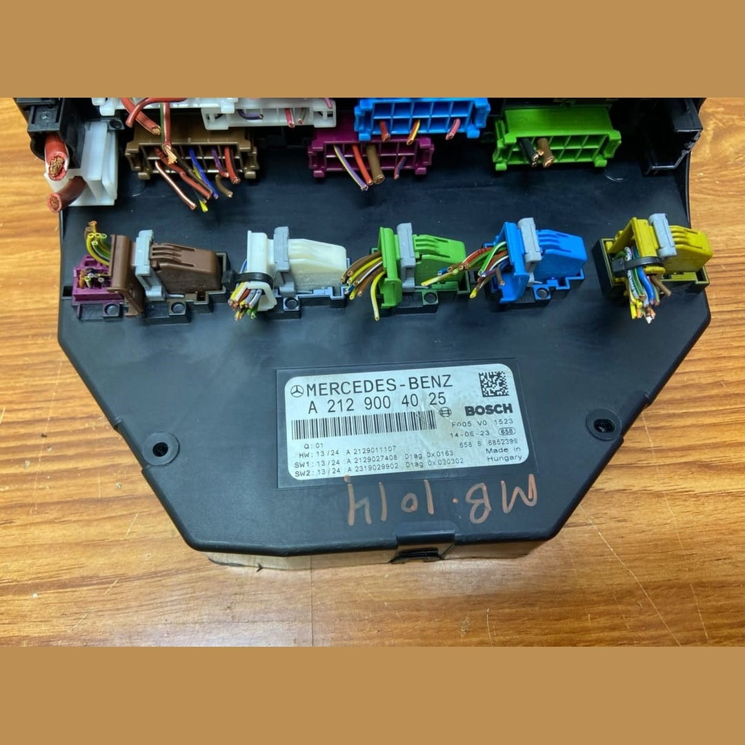 Mercedes-Benz E-250 Sam Fuse Box Control Unit A2129004025 E-Class W212