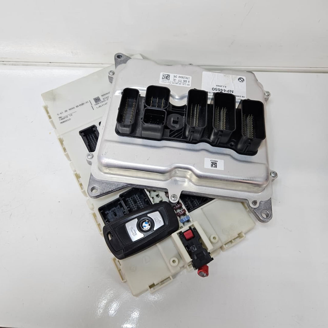 8518479 -2011-2017 BMW F25 X3 N57 Engine Control Unit DDE ECU Key Set