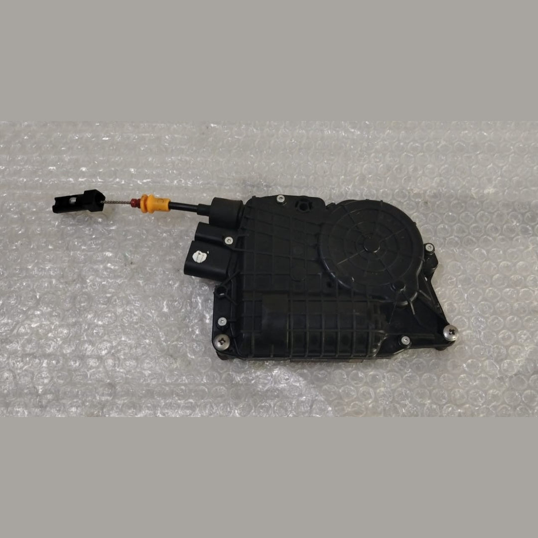 OEM BMW X5 E70  REAR RIGHT DOOR LOCK MECHANISM Automatic Closer 4153 3093 00