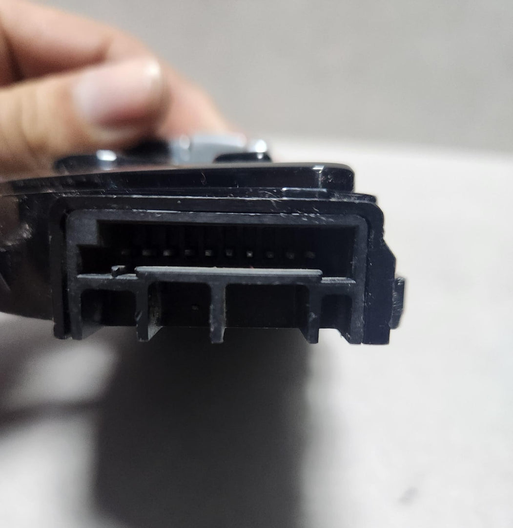 2017-2023 BMW 540i Front Left Seat Adjustment Switch 6834261 540i G30 M5 F90 
