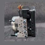 Load image into Gallery viewer, BMW 4 COUPE  F32 180kw  ABS ANTI -LOCK BREACKING SYSTEM  MODULE PUMP - 6866210