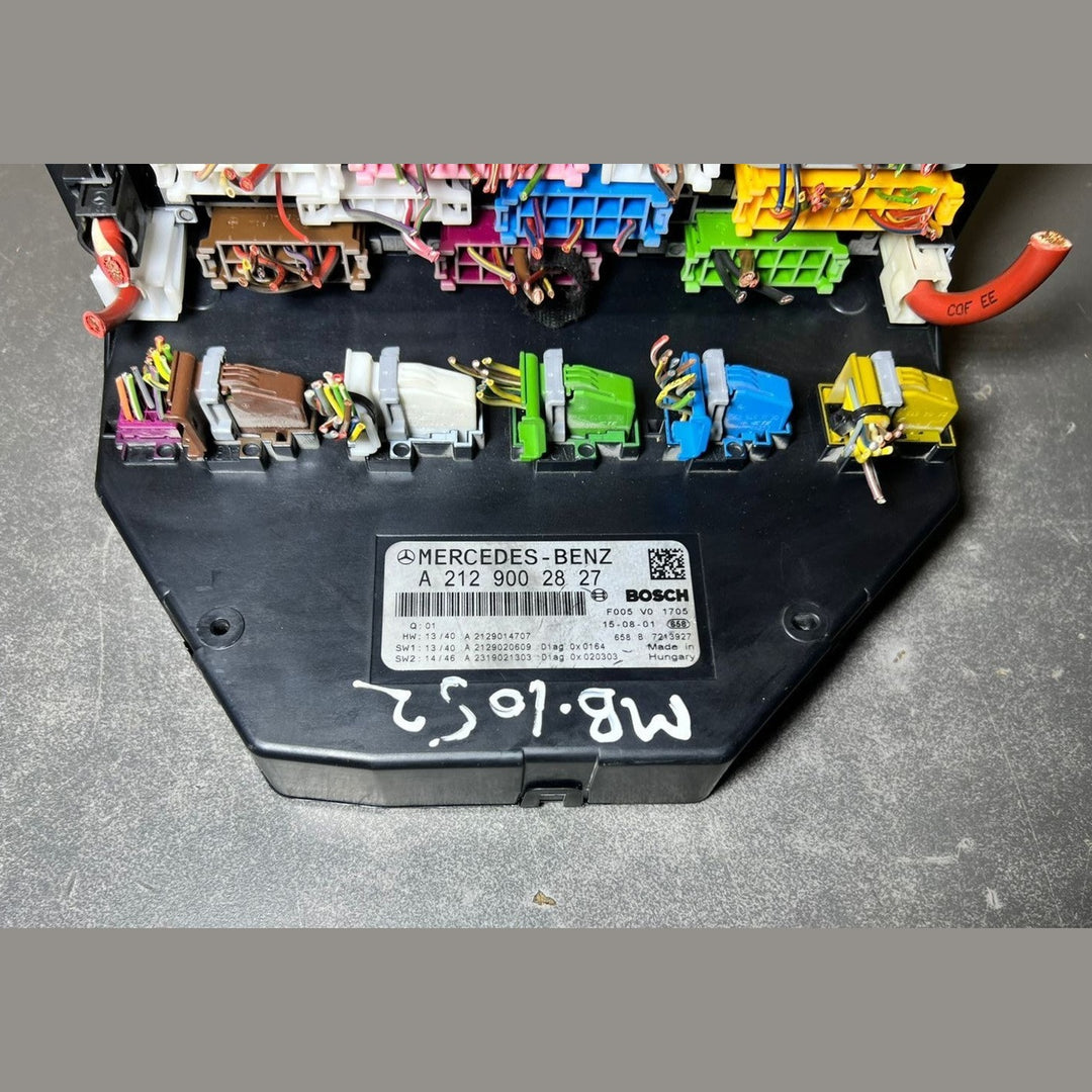 10-16 Mercedes-Benz W212 W204 Front SAM Module Relay Fuse Box A212 9002827 OEM