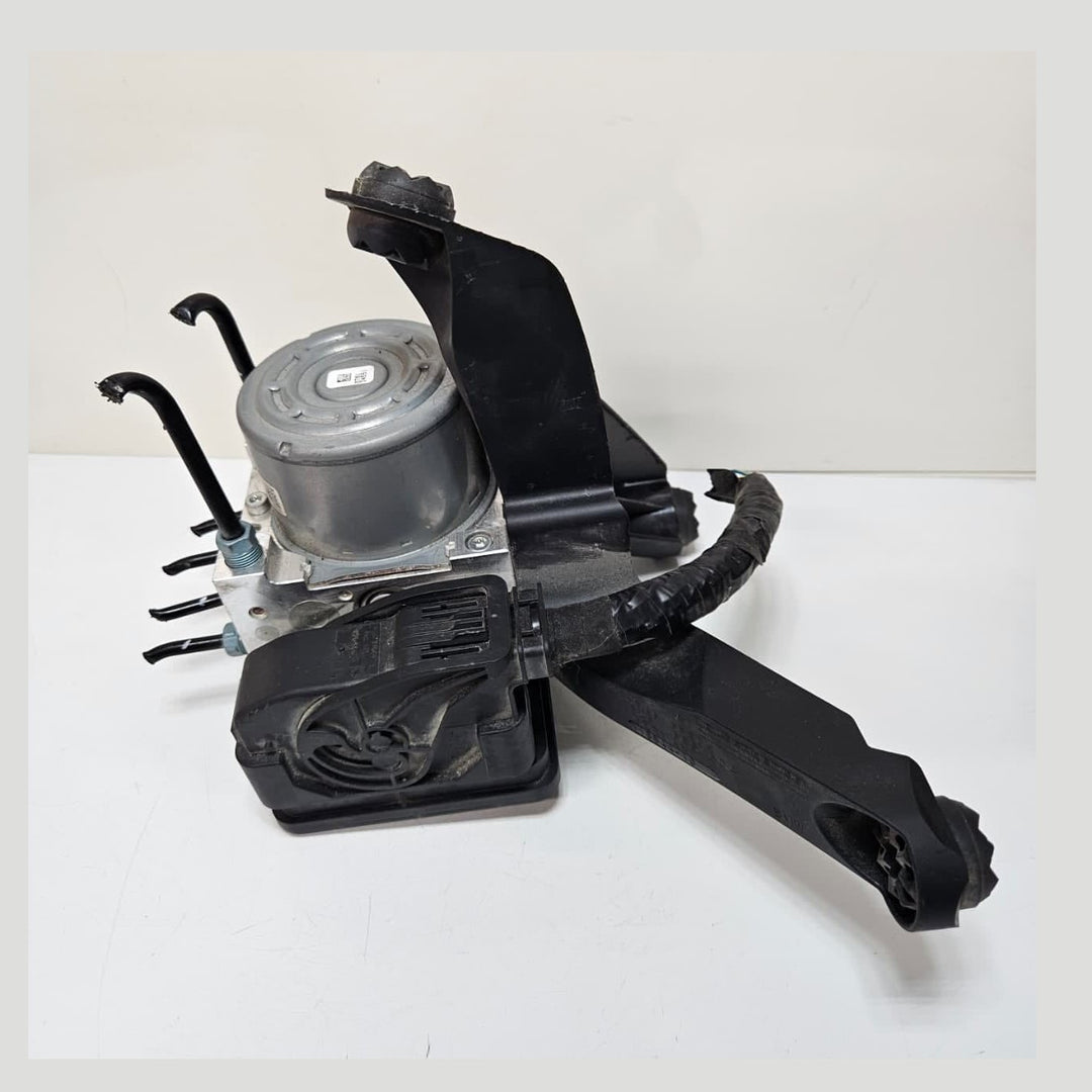 2014-2017 BMW i3 X1 F48 ABS Anti-Lock Brake Pump Control Module 6877112