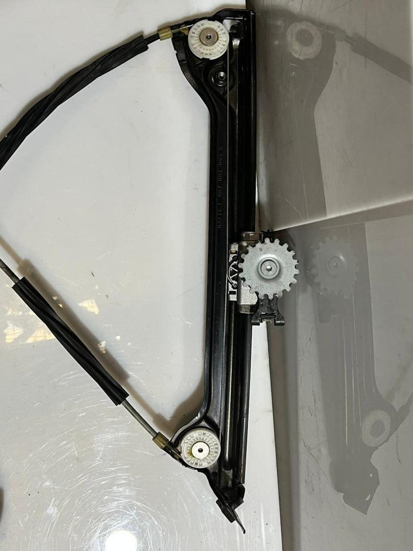 2012-2018 BMW 640i 6 Series F06 Window Regulator With Motor Front Left 7275397