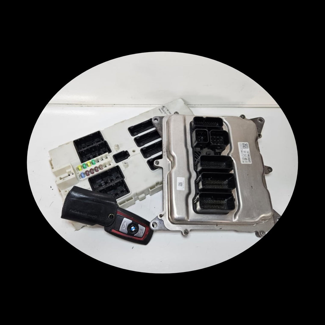 8626172-2014 BMW 5 Series F10 N20 520i MEVD17.2 Engine Control Unit DME Key Set