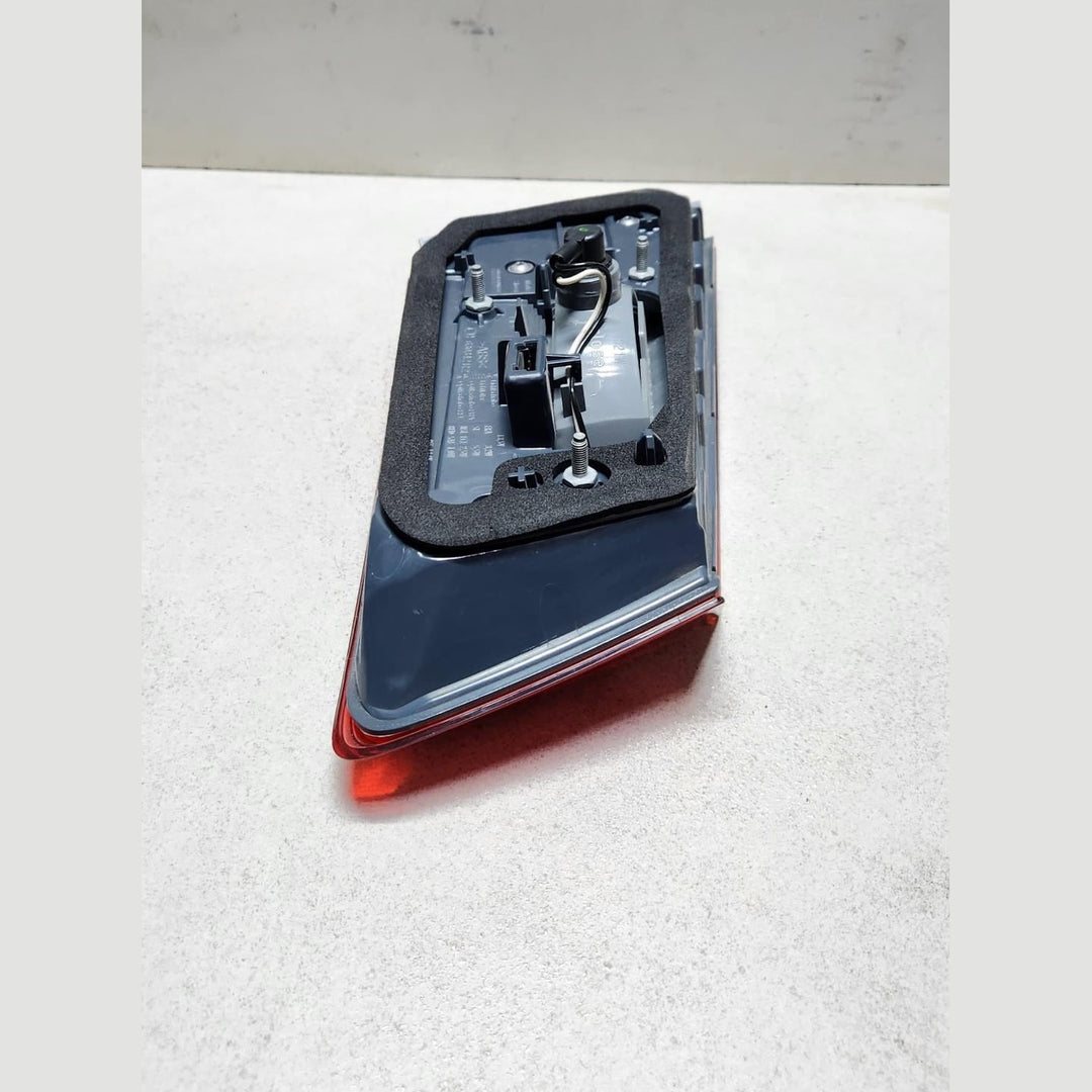 2017 BMW M5 Taillight In Trunk Lid Right 7376474 5 Series G30 G31 G38 and M5 OEM