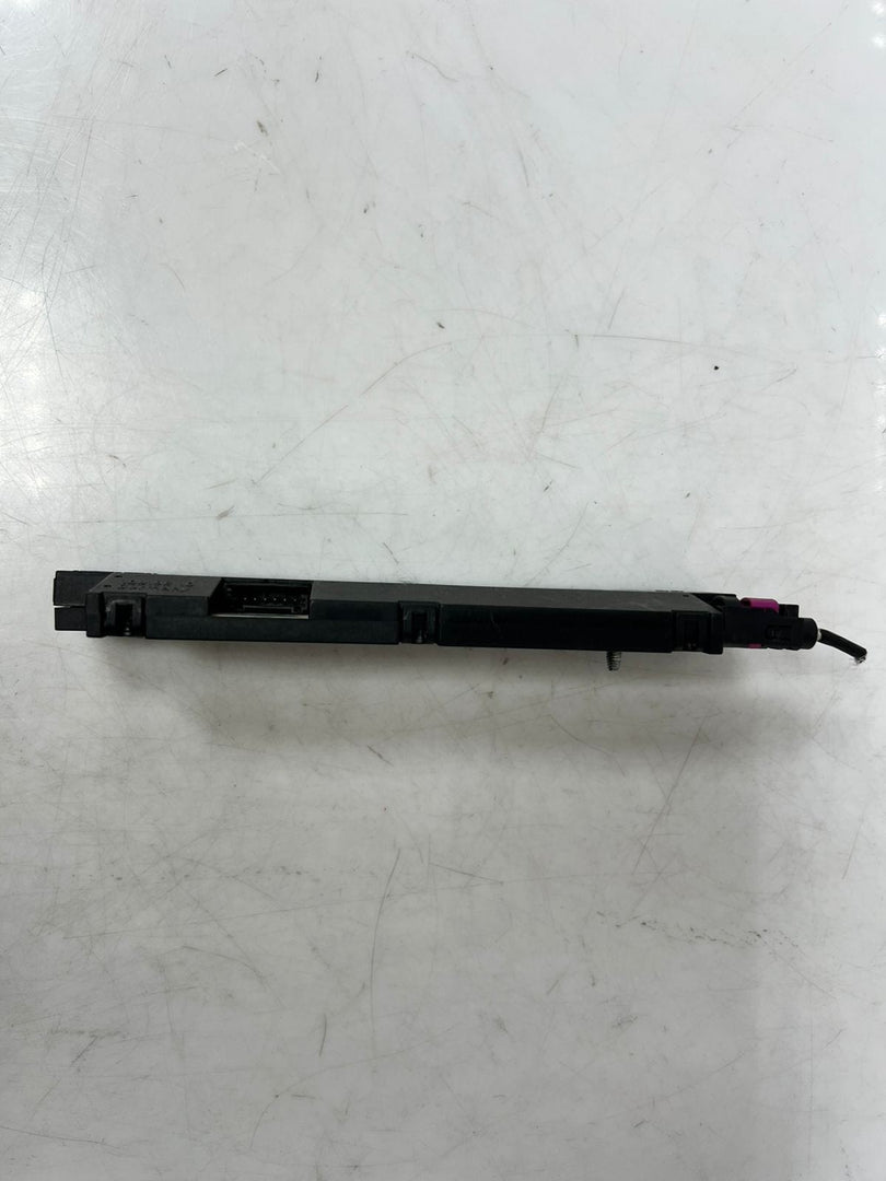 2011-2015 BMW 550i 5 Series F07 GT Antenna Amplifier 9247142 OEM