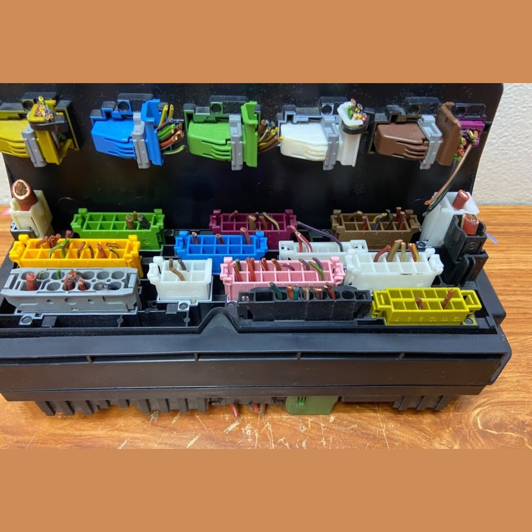2014 Mercedes-Benz E300 Front Fuse Box Sam Control Unit A2129009025 W212 W204