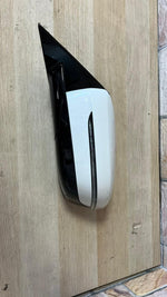 Bild in die Galerieansicht laden, BMW Left Side Door Mirror F0184101U668B 5 Series G30 G31