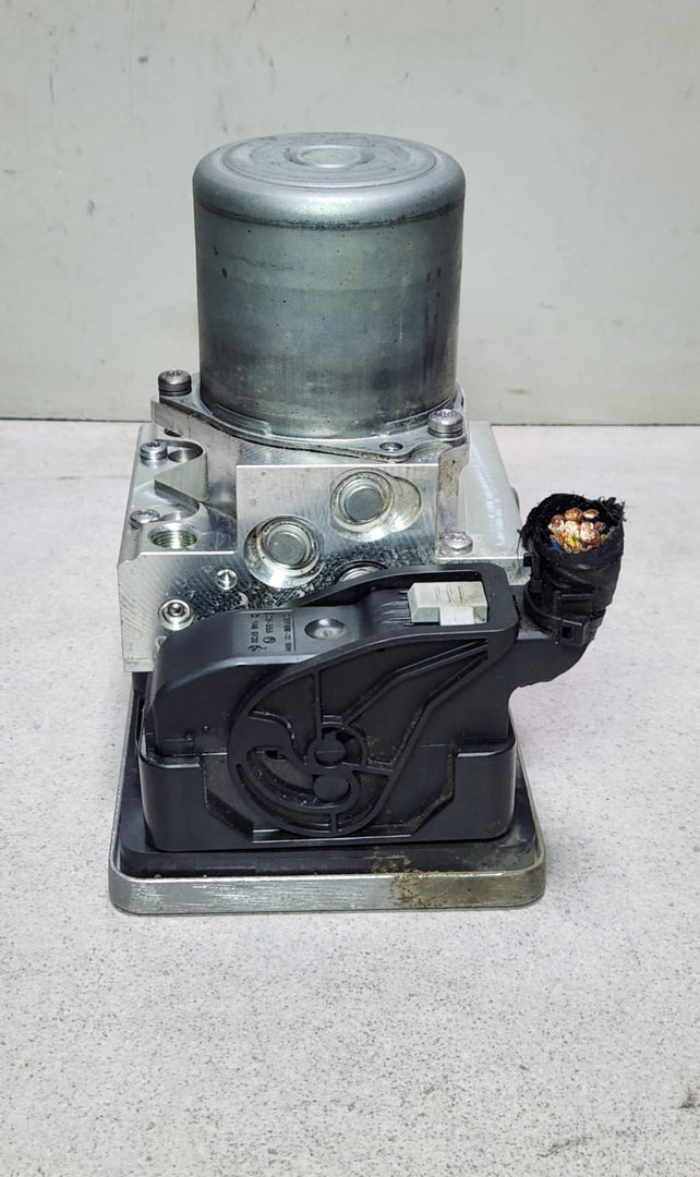 2017 BMW X3 G01 5 Series G30 F90 Abs Pump Control Unit 6895454 OEM
