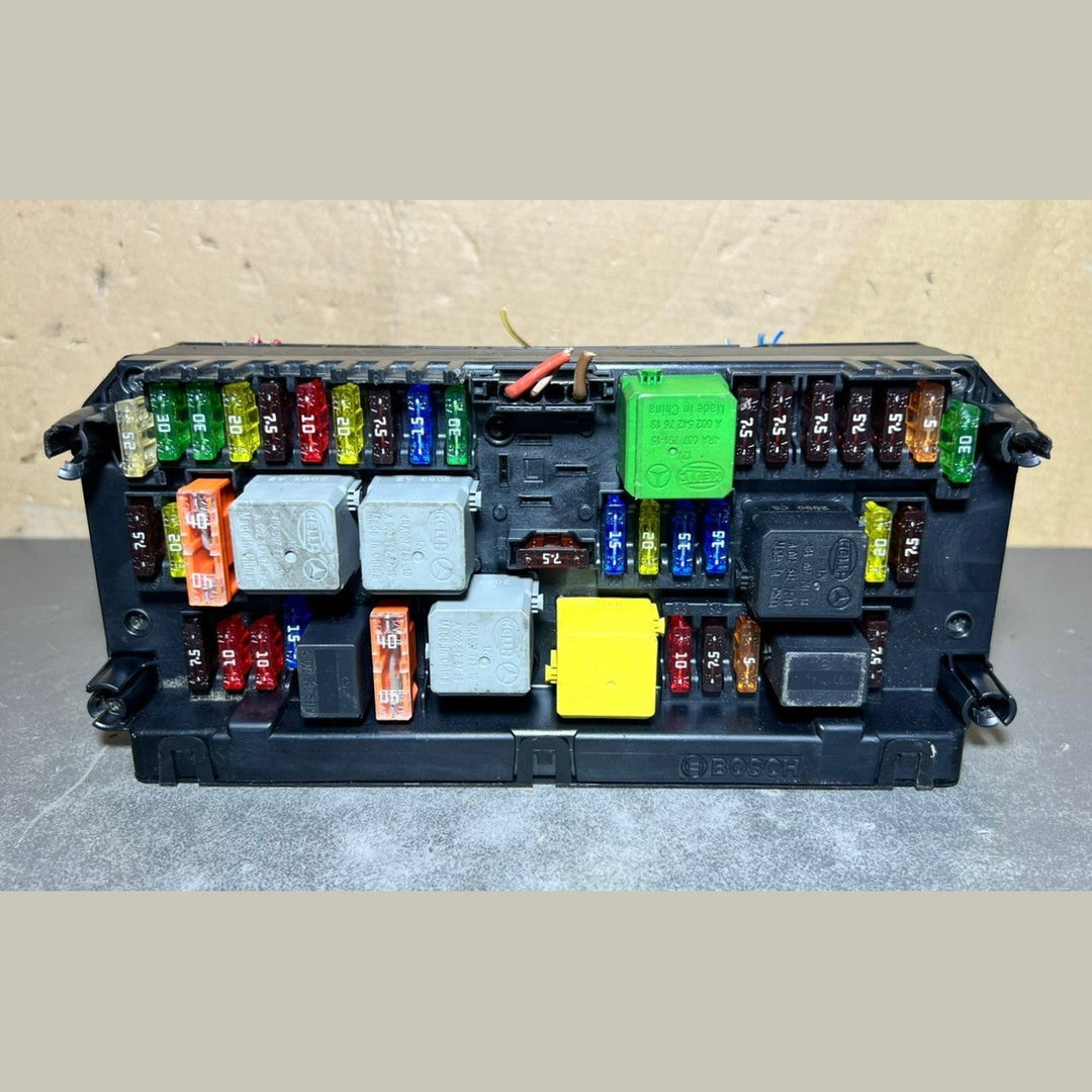 10-16 Mercedes-Benz W212 W204 Front SAM Module Relay Fuse Box A2129003314 OEM