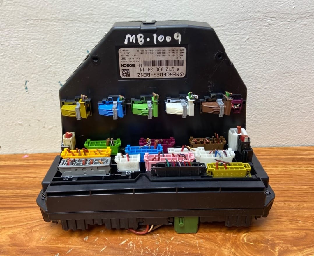 2008-15 Mercedes-Benz W212 Front Sam Fuse Box Control Unit A2129003414 X204 GLK