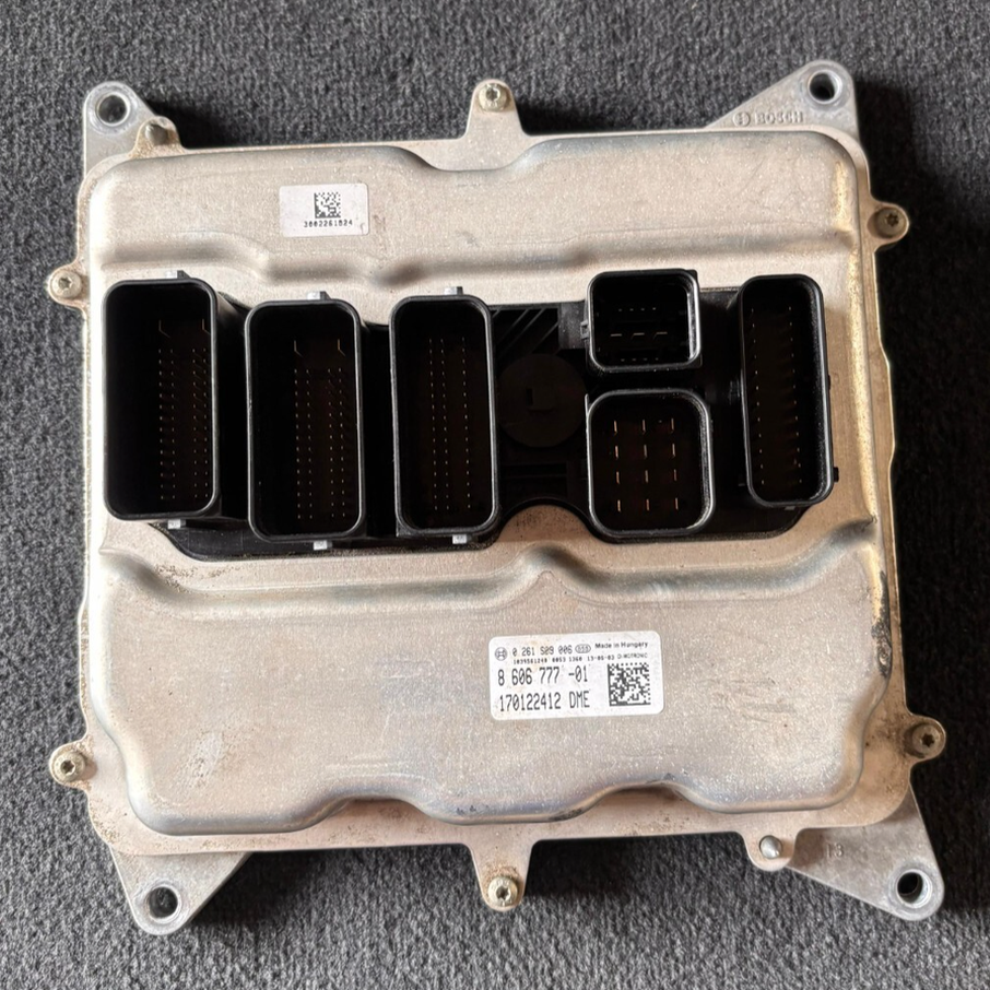 BMW 3 SERIES F30 F31 320i XDRIVE N20 ENGINE CONTROL UNIT SET OEM + KEY - 8606777