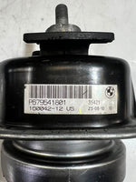 Load image into Gallery viewer, 2007-2013 BMW X5 E70 and X6 E71 3.0L BEARING RUBBER Engine Mount 6795418