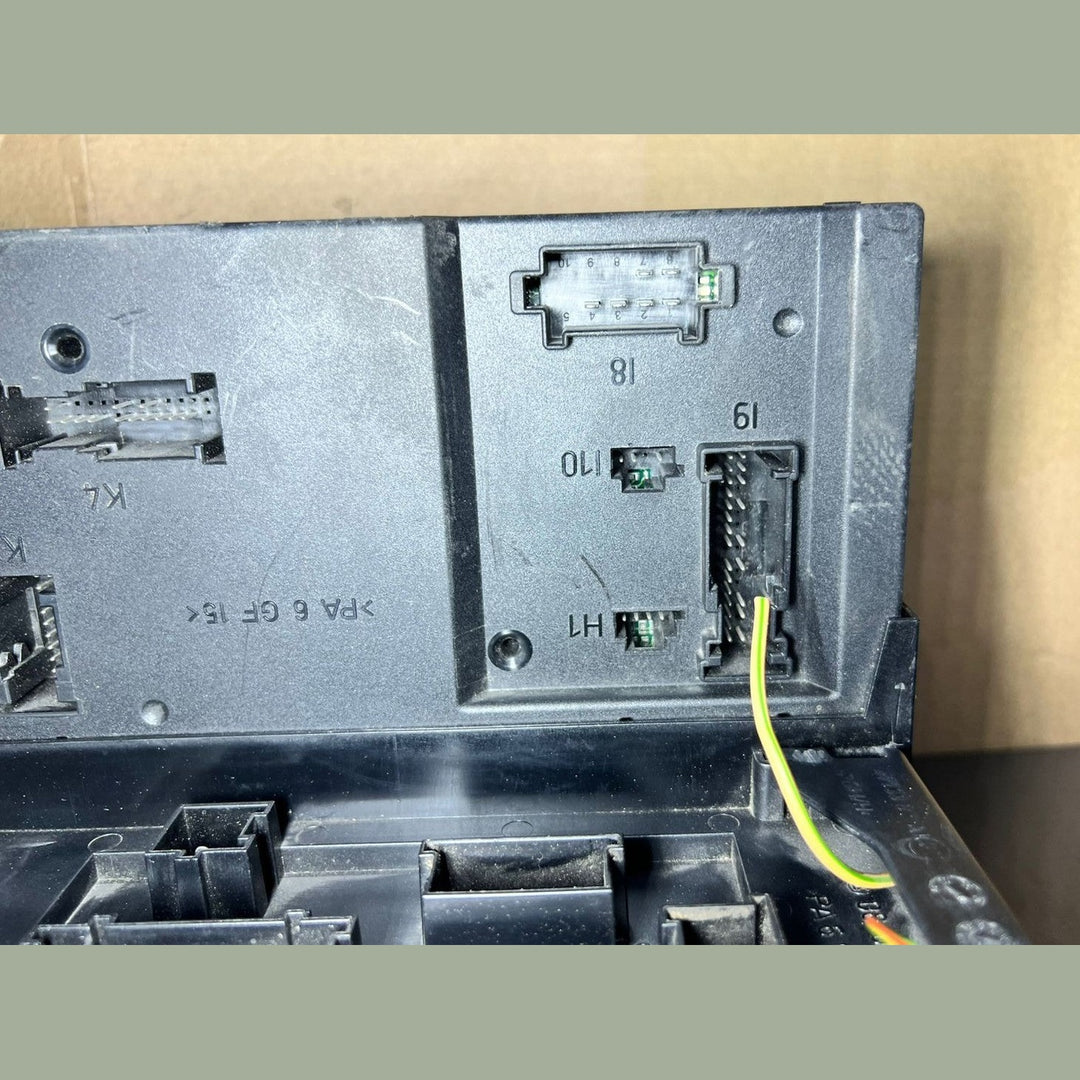 Mercedes Benz W221 Rear Sam Fuse Box Relay Control A221 9006902  A221 9003602
