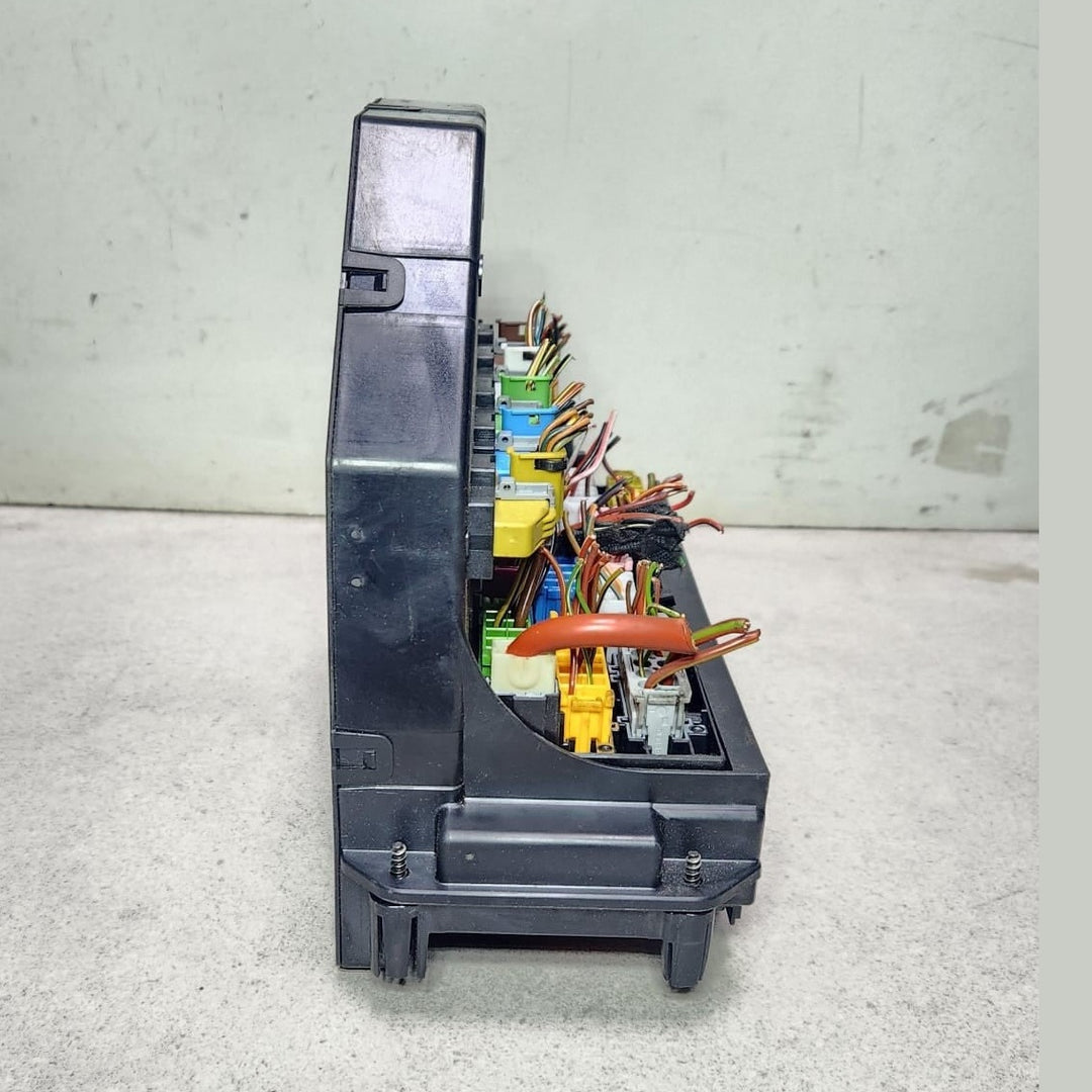 2010-16 Mercedes E-Class Front Sam Control Fuse Box Module A2129008307 W212 W204