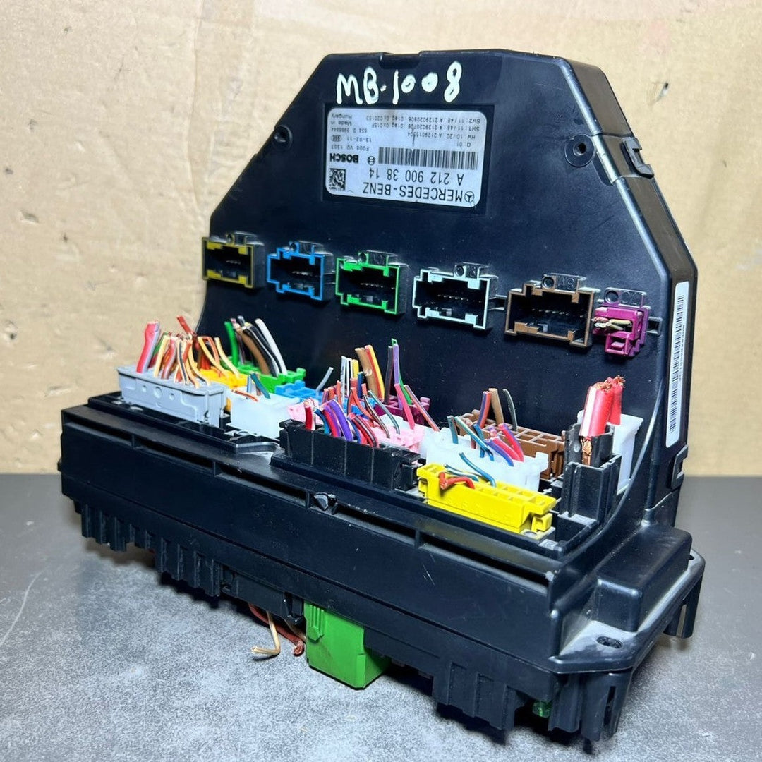 10-20 Mercedes W207 E350 SLK250 CLS63 Front SAM Module Relay Fuse Box OEM