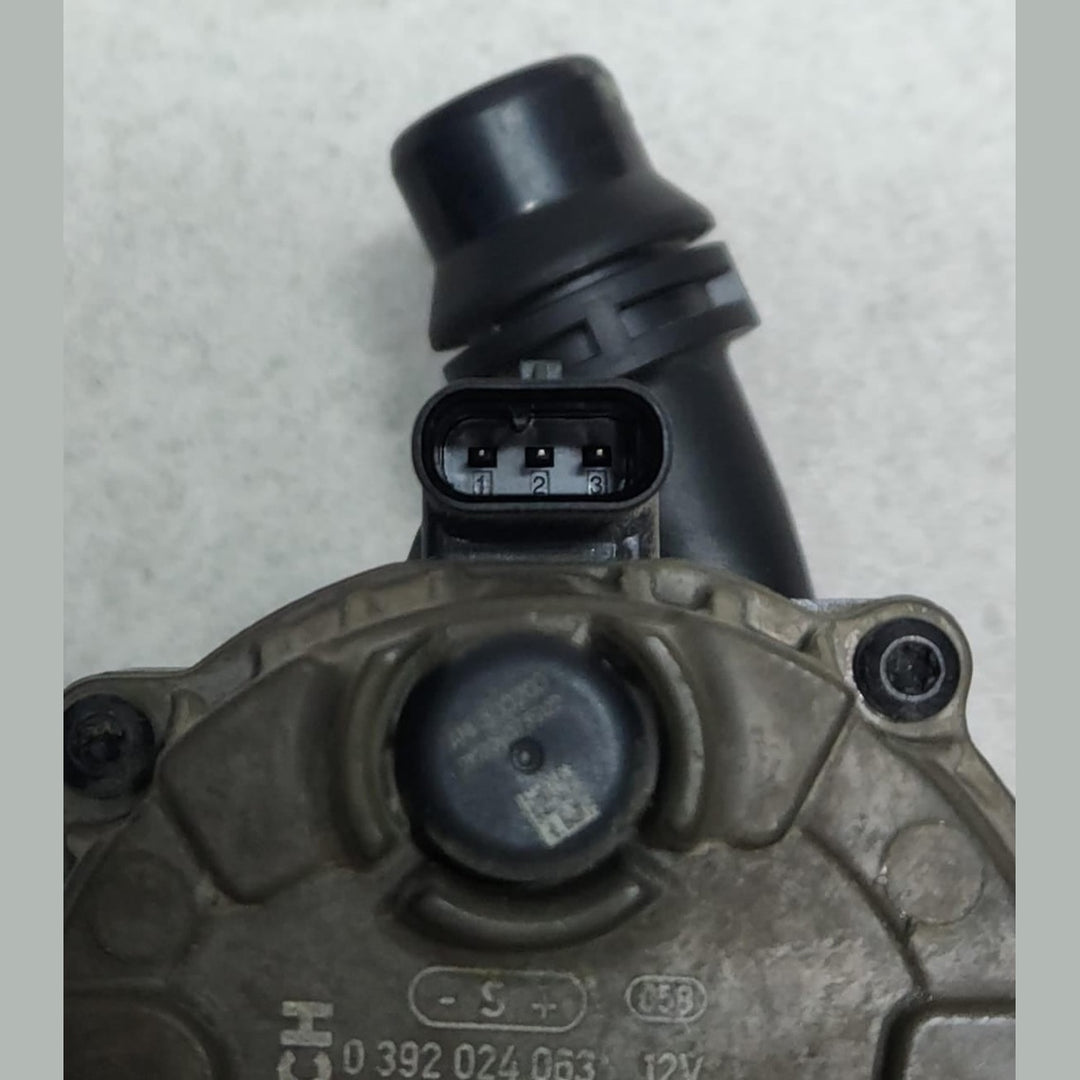BMW Auxiliary Water Pump Electric 8638237 5 Series G30 8 Series G15 OEM