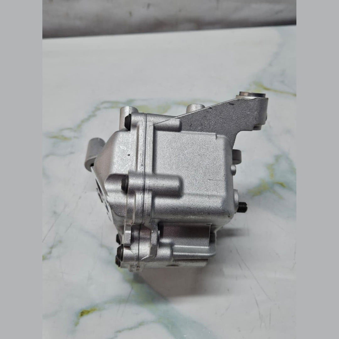 Oil Pump Engine Oil Pump Genuine BMW 7612772 N63,B44 5 Series,550i,750i,7 Series