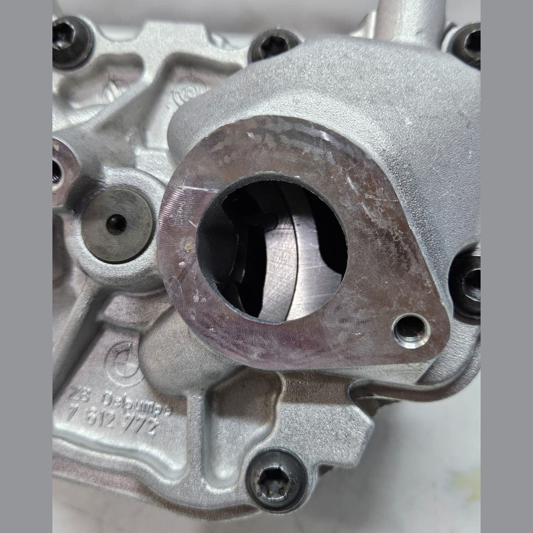 Oil Pump Engine Oil Pump Genuine BMW 7612772 N63,B44 5 Series,550i,750i,7 Series