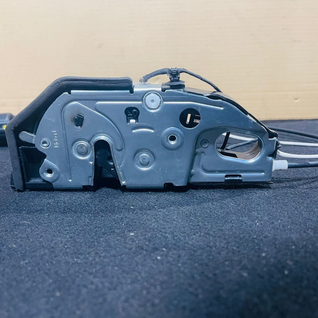BMW F07 GT 2010-13 OEM Schloss komplett hinten rechts
 7149448