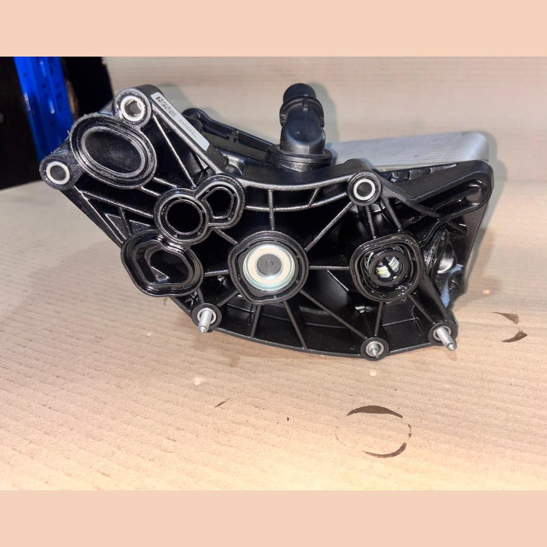 8570063 Oil Filter Housing Heat Exchanger BMW B57D30B 2er F22 F23 M240i OEM