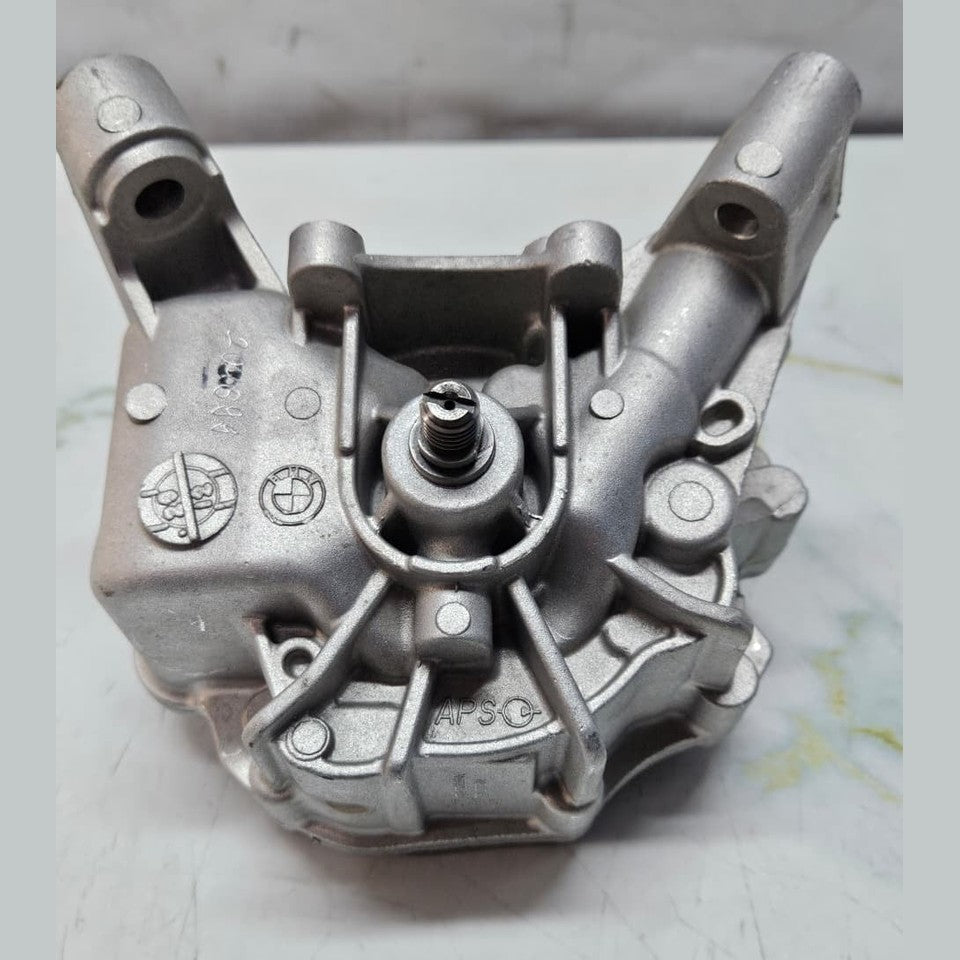 Oil Pump Engine Oil Pump Genuine BMW 7612772 N63,B44 5 Series,550i,750i,7 Series