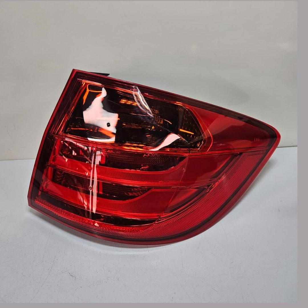 OEM BMW 3-Series F31 Rear Right Taillight Lamp 7259902 USED