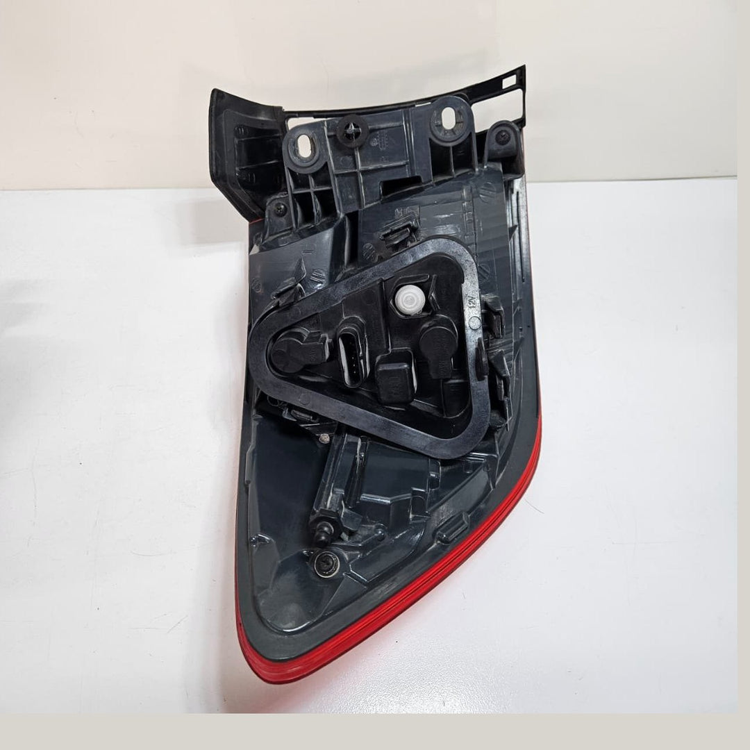 OEM BMW 3-Series F31 Rear Right Taillight Lamp 7259902 USED