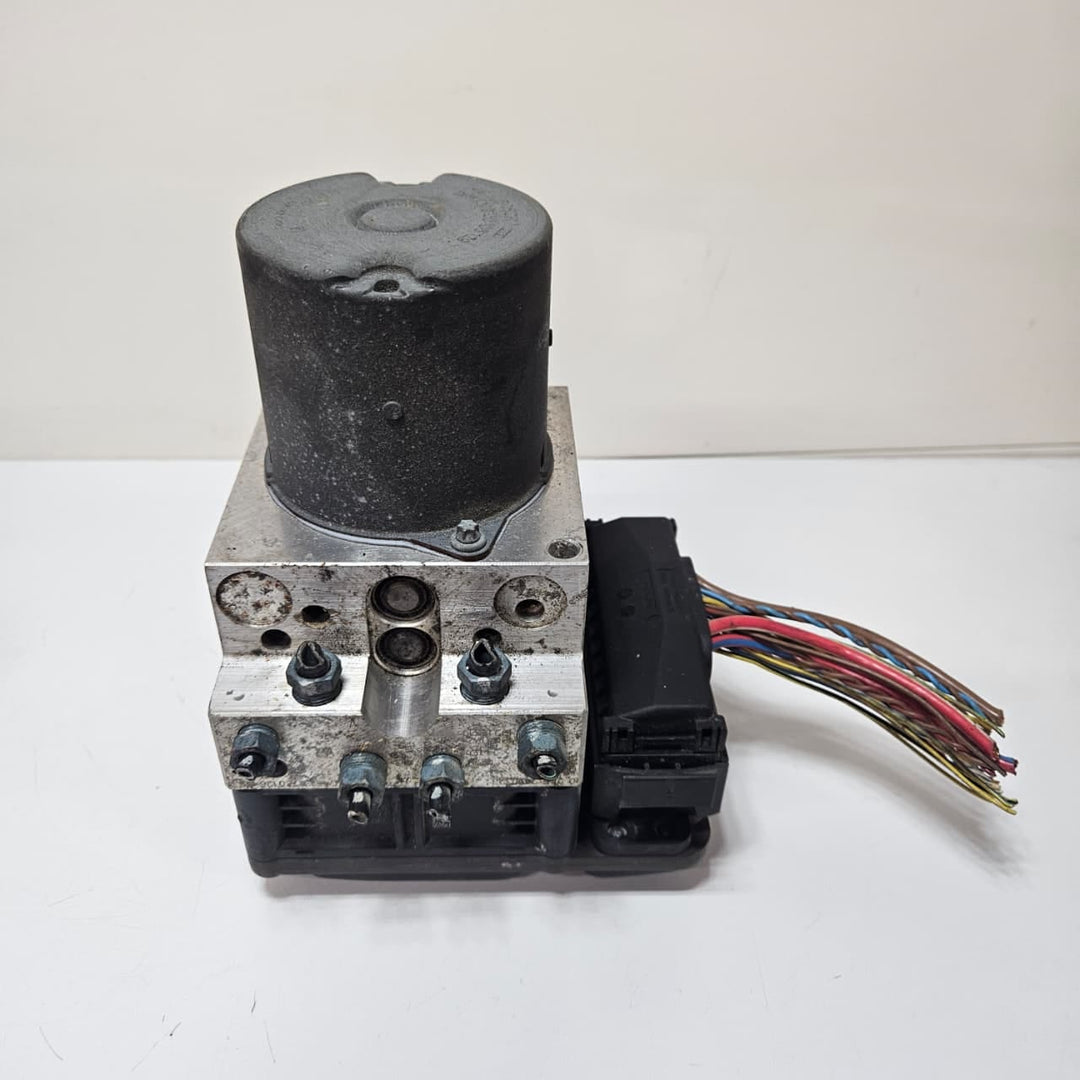 2007-2013 BMW X5 X6 E70 E71 ABS DSc Pump Control Unit 6795778 USED