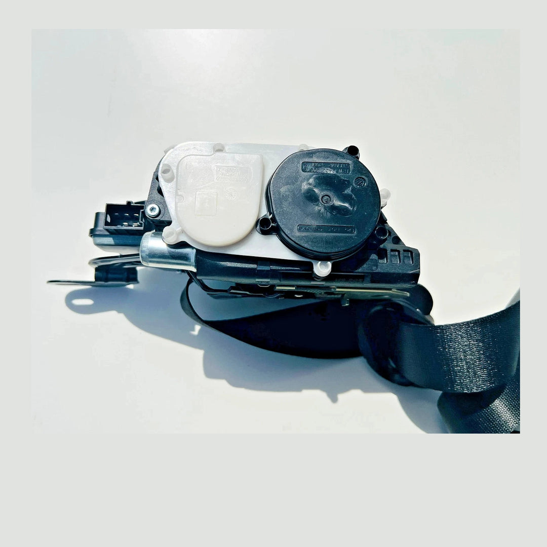 BMW Seat Belt G30/ G31/G32/F90/G38 Left side New 7430115